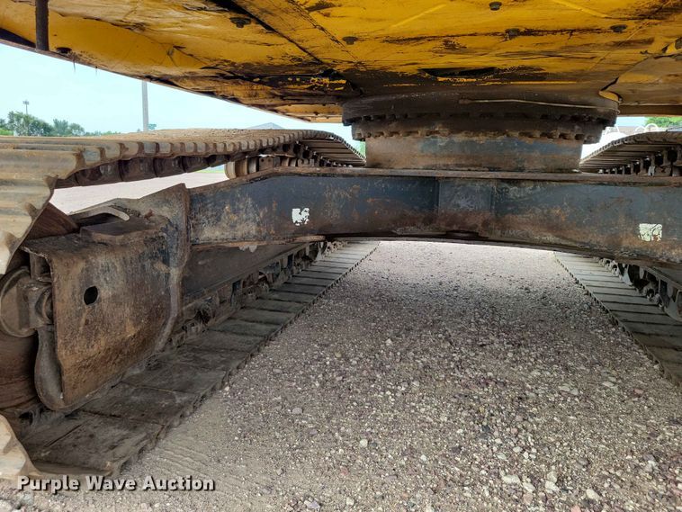 image for item EE1174 2012 Komatsu PC360LC-10 excavator