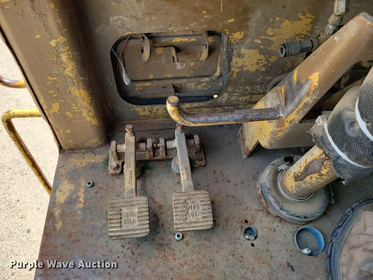 image for item EE1179 1980 Caterpillar 637D conventional scraper 