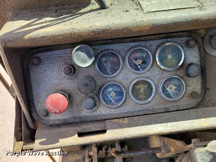 image for item EE1179 1980 Caterpillar 637D conventional scraper 