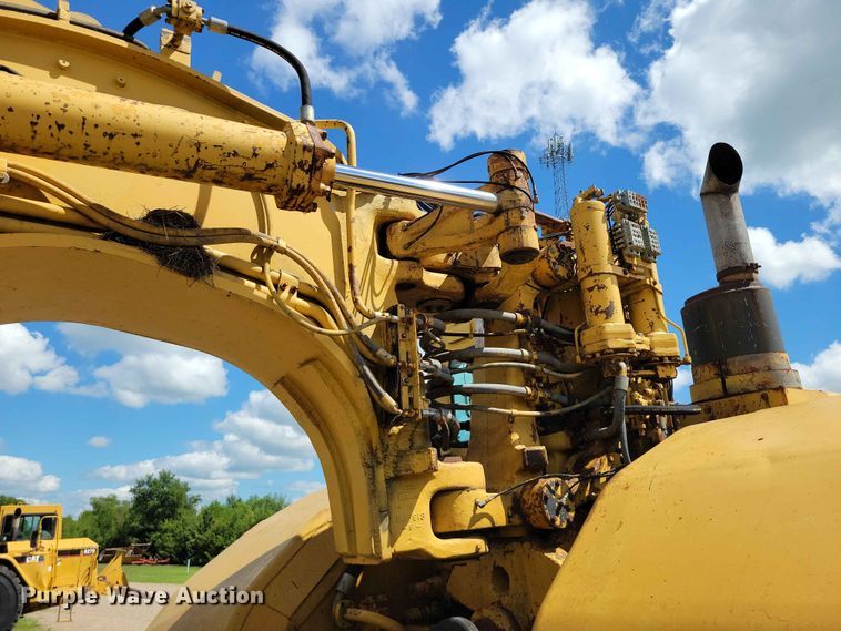 image for item EE1180 1983 Caterpillar 637D conventional scraper 