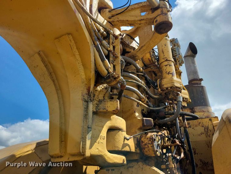 image for item EE1180 1983 Caterpillar 637D conventional scraper 