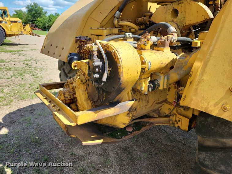 image for item EE1180 1983 Caterpillar 637D conventional scraper 