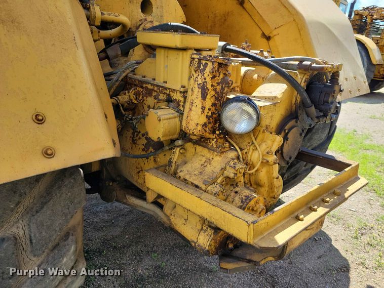 image for item EE1180 1983 Caterpillar 637D conventional scraper 