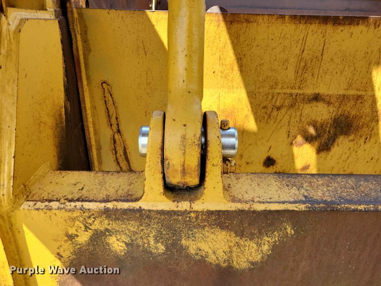 image for item EE1180 1983 Caterpillar 637D conventional scraper 