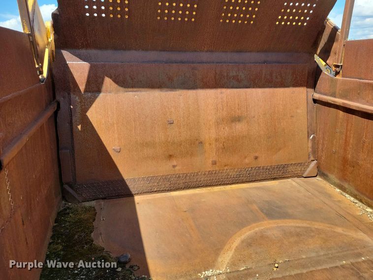 image for item EE1180 1983 Caterpillar 637D conventional scraper 
