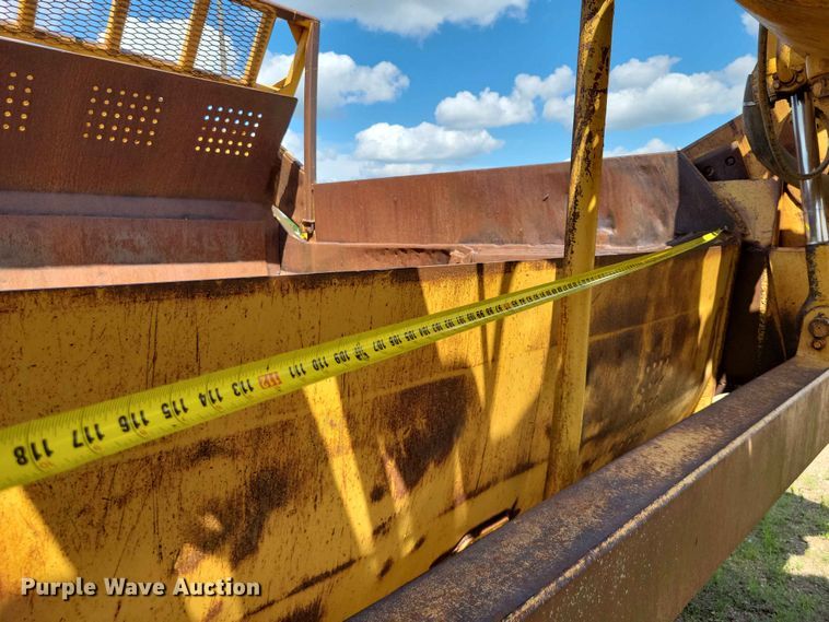 image for item EE1180 1983 Caterpillar 637D conventional scraper 