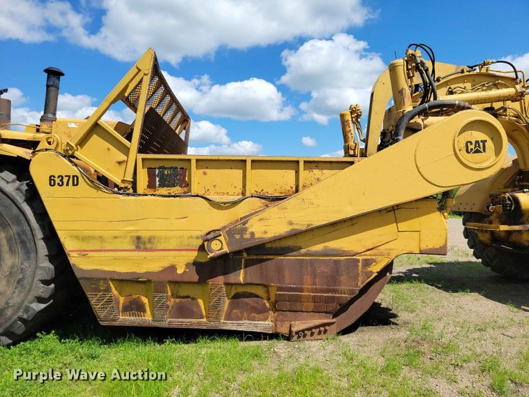 image for item EE1180 1983 Caterpillar 637D conventional scraper 