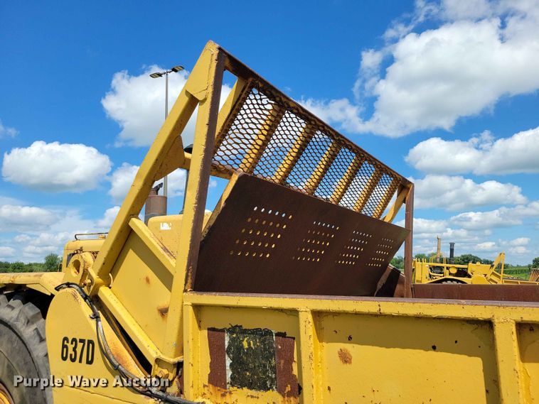 image for item EE1180 1983 Caterpillar 637D conventional scraper 