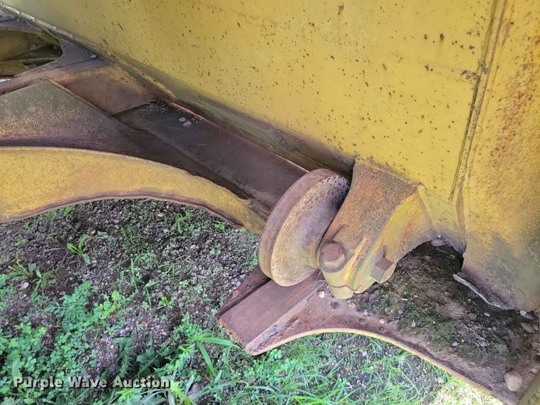 image for item EE1180 1983 Caterpillar 637D conventional scraper 