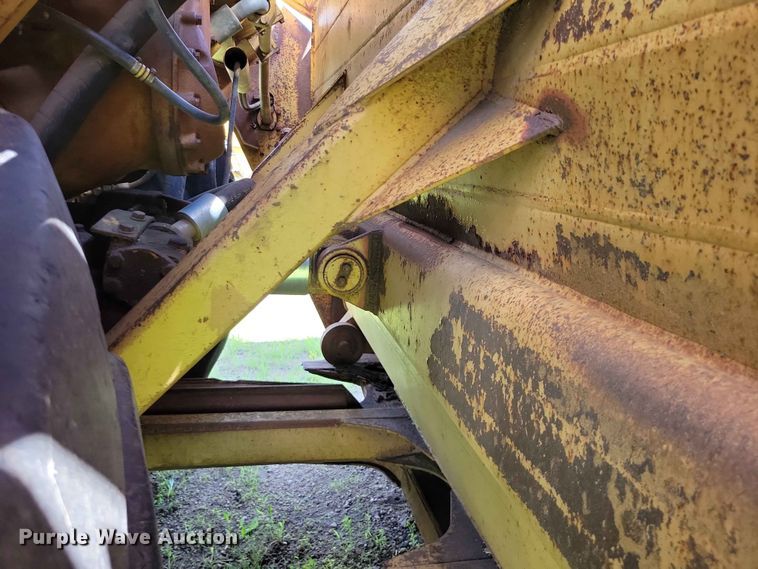 image for item EE1180 1983 Caterpillar 637D conventional scraper 