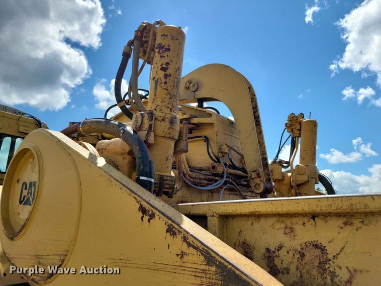 image for item EE1180 1983 Caterpillar 637D conventional scraper 