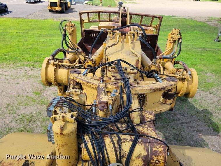 image for item EE1180 1983 Caterpillar 637D conventional scraper 