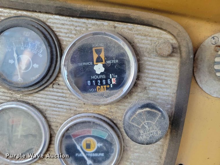 image for item EE1180 1983 Caterpillar 637D conventional scraper 
