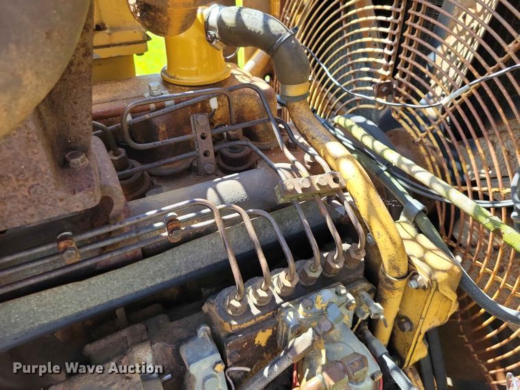 image for item EE1180 1983 Caterpillar 637D conventional scraper 