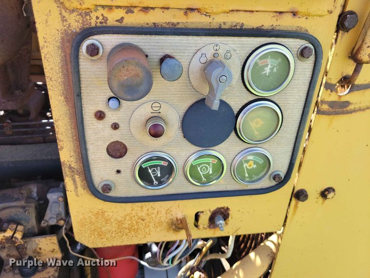 image for item EE1180 1983 Caterpillar 637D conventional scraper 