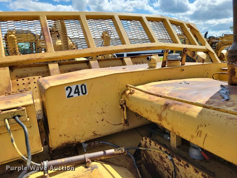 image for item EE1180 1983 Caterpillar 637D conventional scraper 