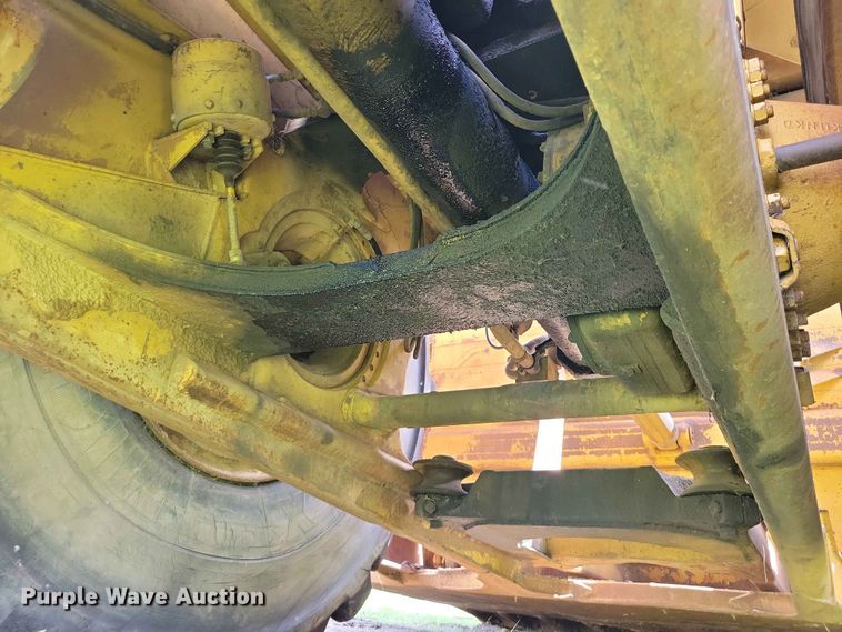 image for item EE1180 1983 Caterpillar 637D conventional scraper 