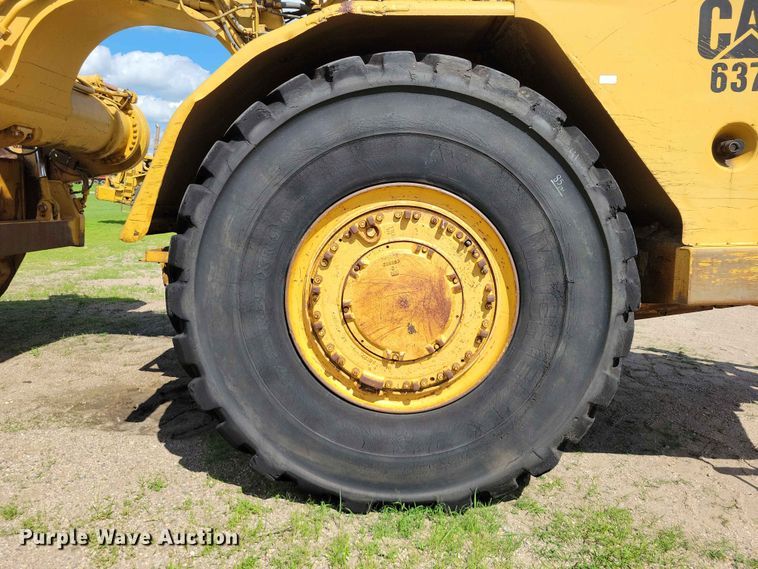 image for item EE1180 1983 Caterpillar 637D conventional scraper 