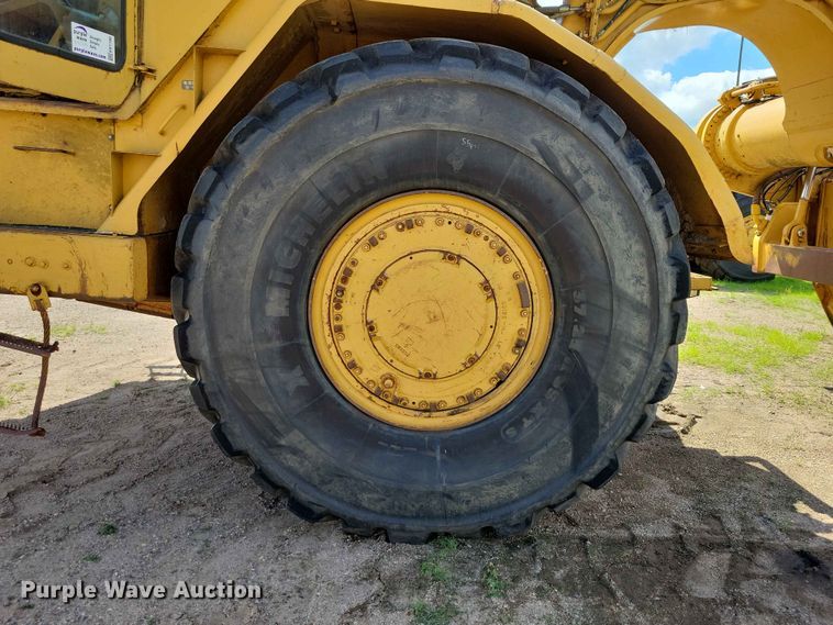 image for item EE1180 1983 Caterpillar 637D conventional scraper 