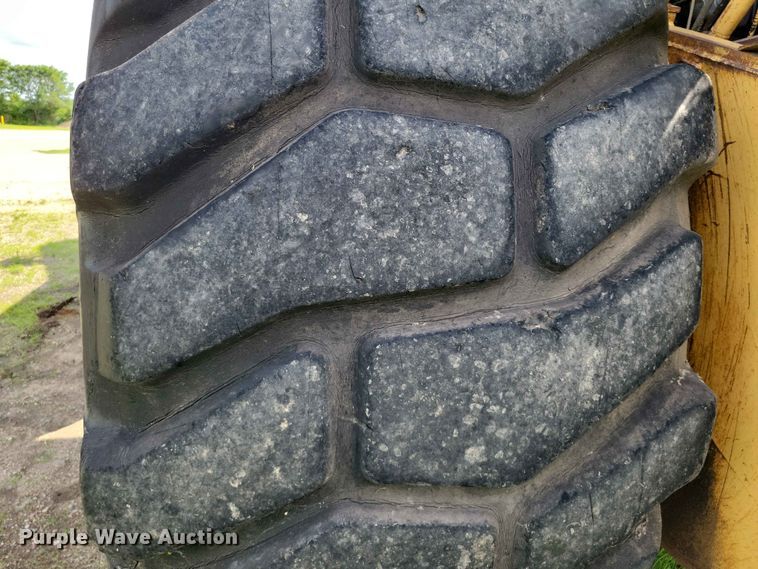 image for item EE1180 1983 Caterpillar 637D conventional scraper 