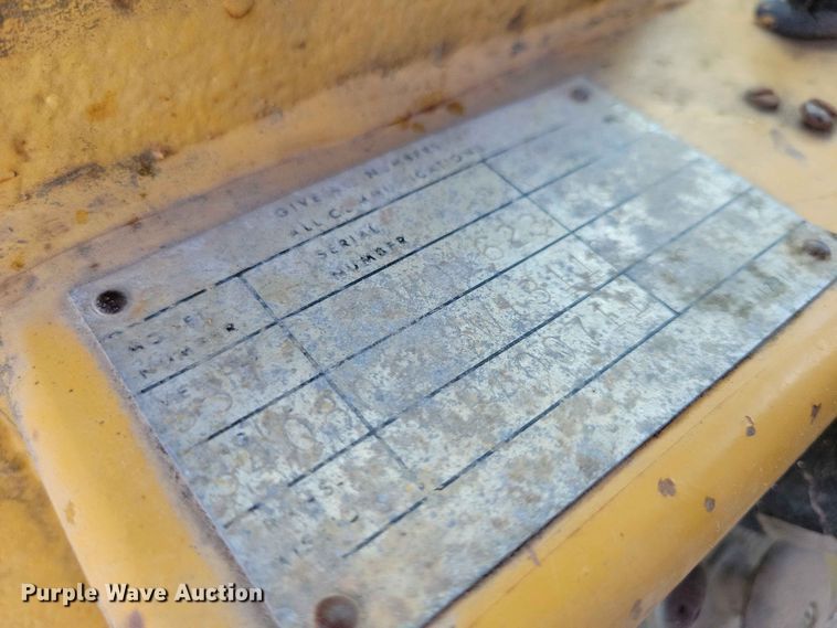 image for item EE1180 1983 Caterpillar 637D conventional scraper 