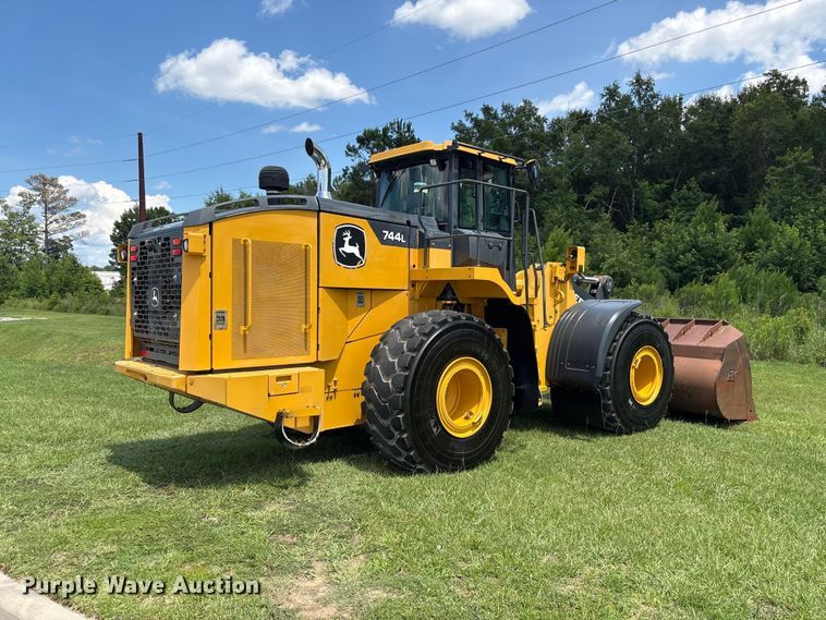 image for item EF1262 2020 John Deere 744L wheel loader