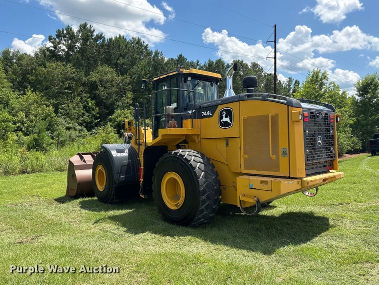 image for item EF1262 2020 John Deere 744L wheel loader