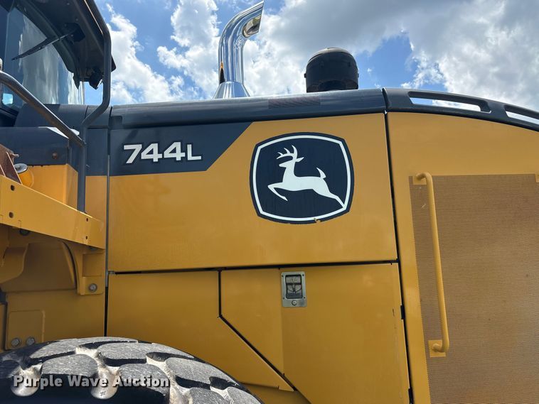 image for item EF1262 2020 John Deere 744L wheel loader