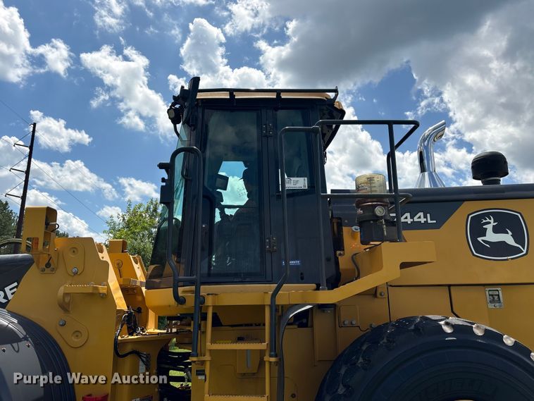 image for item EF1262 2020 John Deere 744L wheel loader