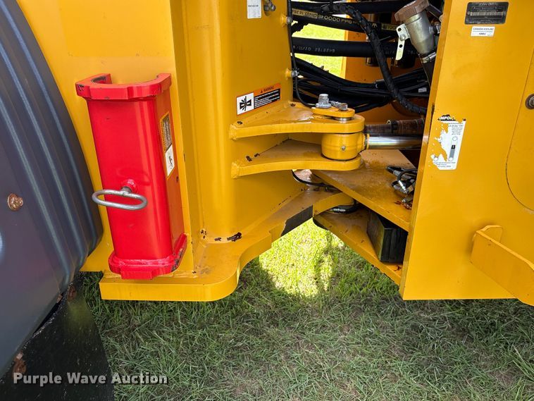 image for item EF1262 2020 John Deere 744L wheel loader