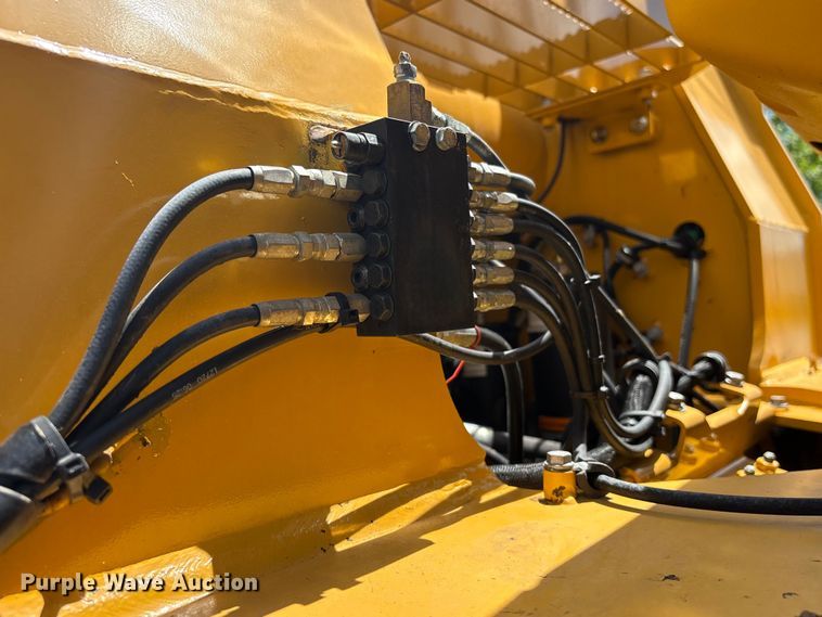 image for item EF1262 2020 John Deere 744L wheel loader