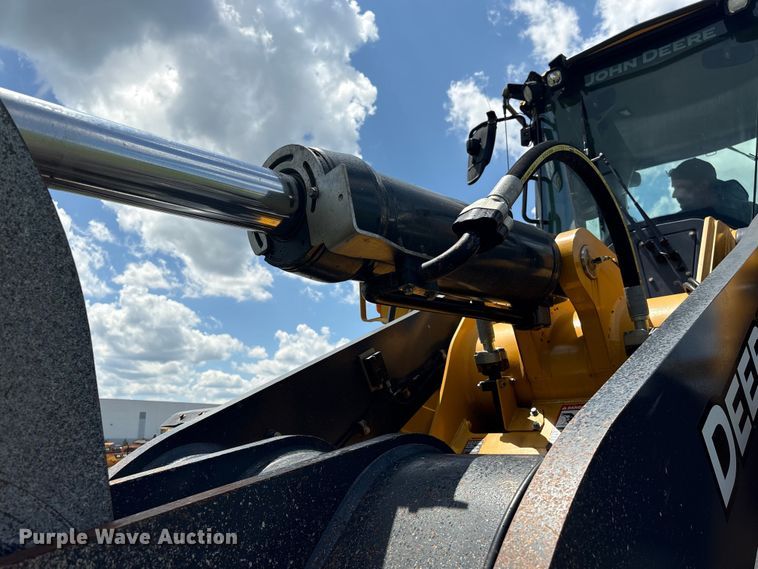 image for item EF1262 2020 John Deere 744L wheel loader