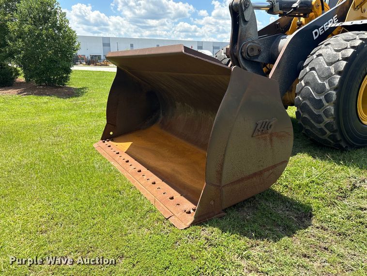 image for item EF1262 2020 John Deere 744L wheel loader