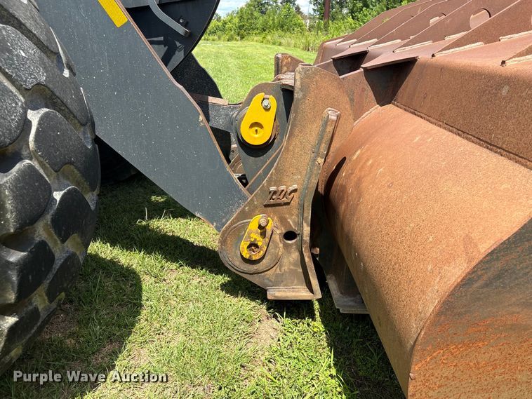 image for item EF1262 2020 John Deere 744L wheel loader
