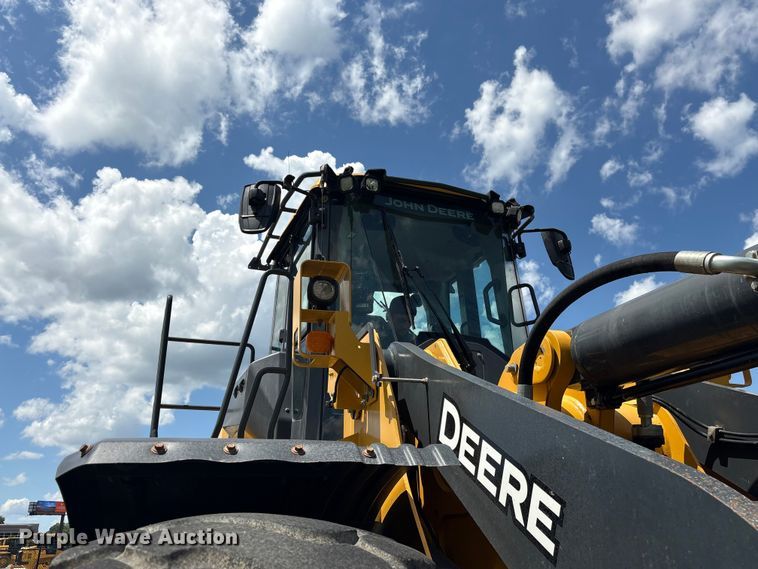 image for item EF1262 2020 John Deere 744L wheel loader