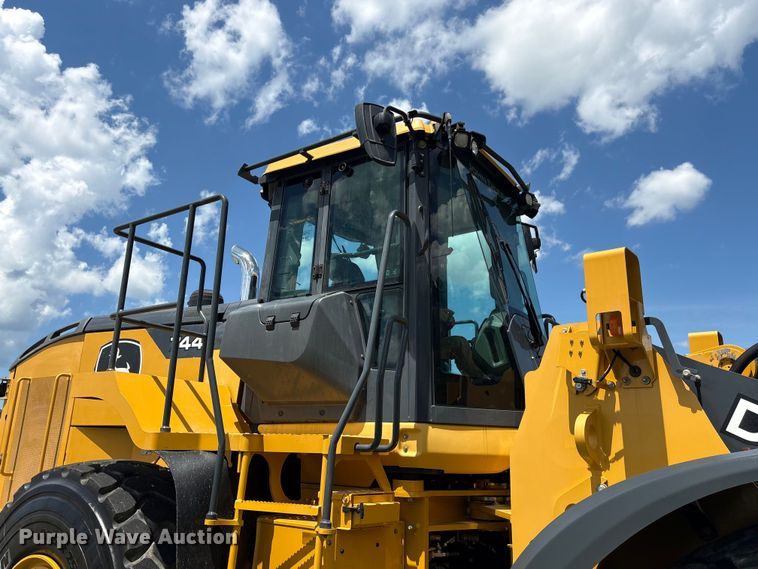 image for item EF1262 2020 John Deere 744L wheel loader