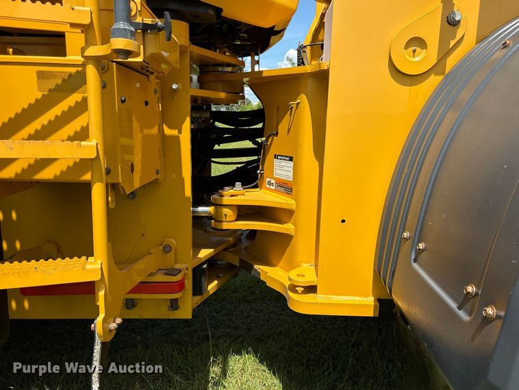 image for item EF1262 2020 John Deere 744L wheel loader