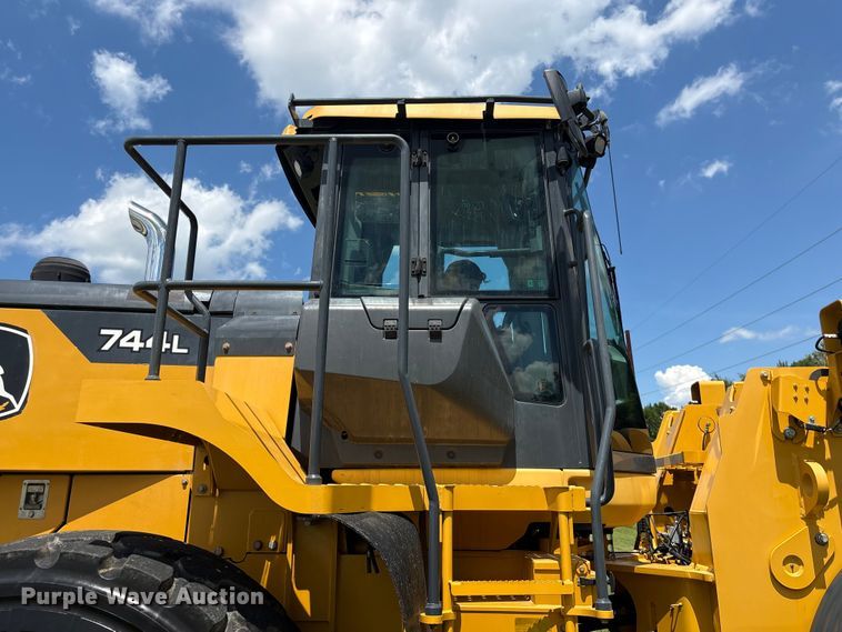 image for item EF1262 2020 John Deere 744L wheel loader