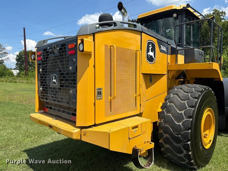 image for item EF1262 2020 John Deere 744L wheel loader