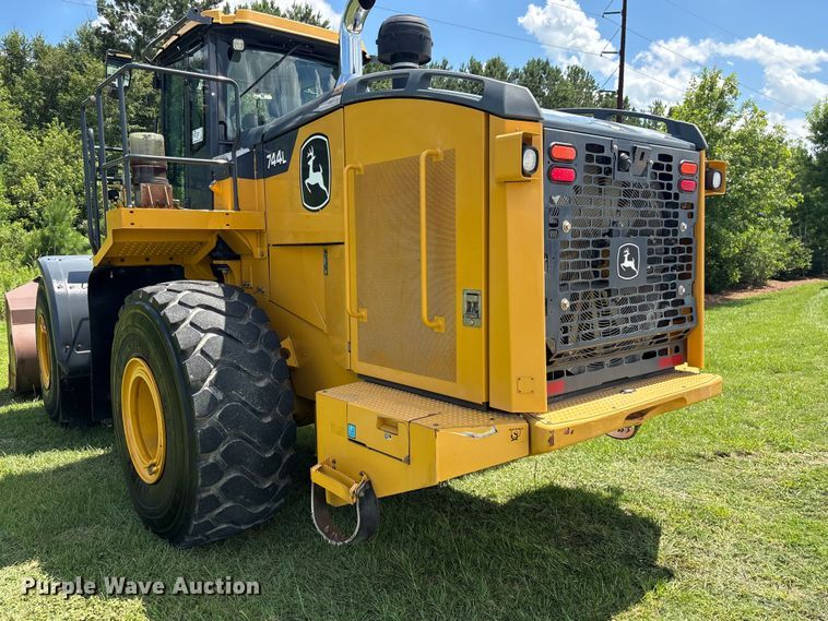 image for item EF1262 2020 John Deere 744L wheel loader