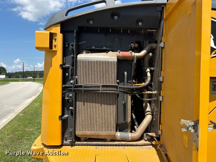 image for item EF1262 2020 John Deere 744L wheel loader