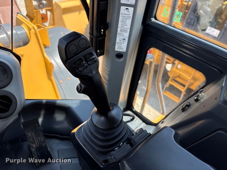 image for item EF1262 2020 John Deere 744L wheel loader