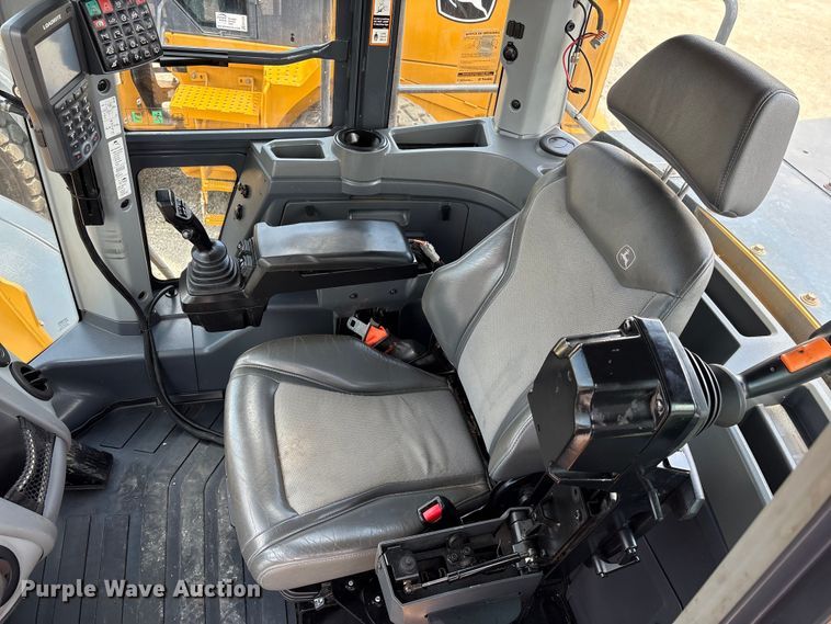 image for item EF1262 2020 John Deere 744L wheel loader