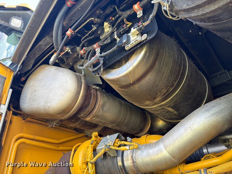 image for item EF1262 2020 John Deere 744L wheel loader