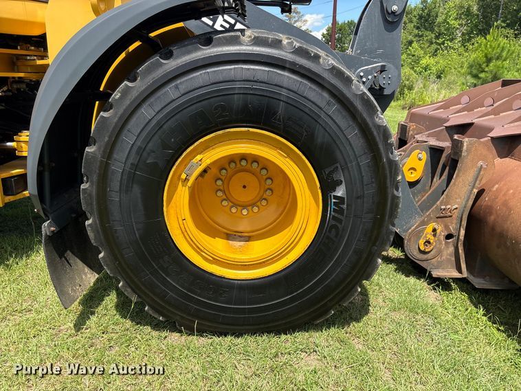 image for item EF1262 2020 John Deere 744L wheel loader