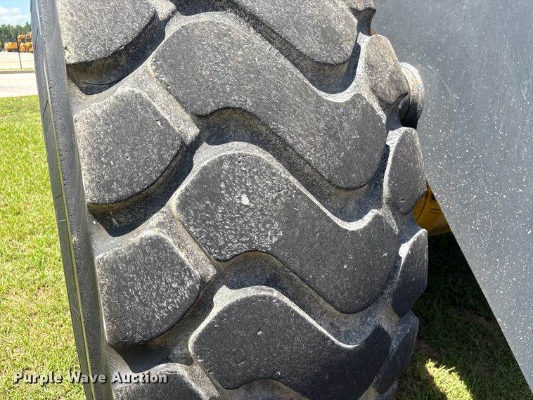 image for item EF1262 2020 John Deere 744L wheel loader