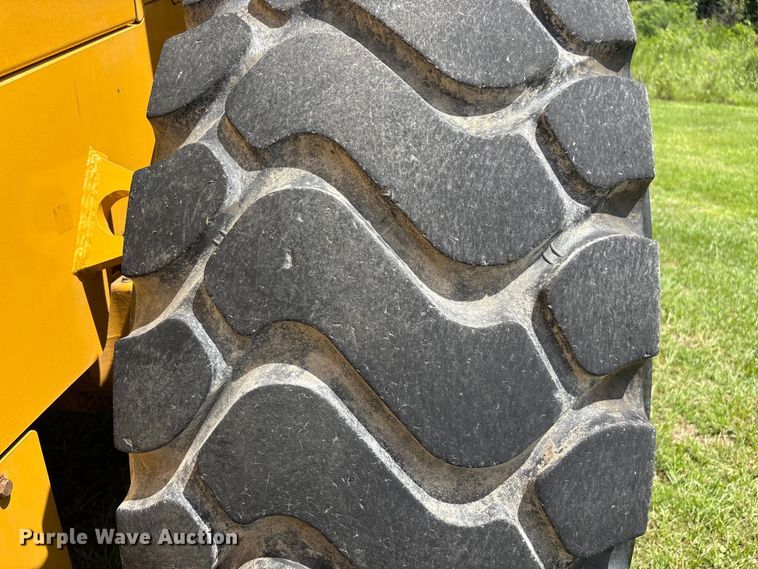 image for item EF1262 2020 John Deere 744L wheel loader
