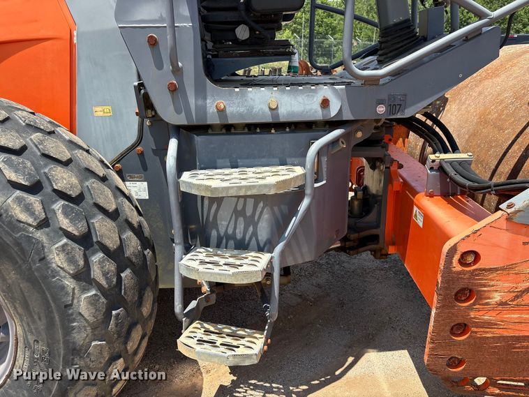 image for item EF1267 2015 HAMM H11IX single drum vibratory roller