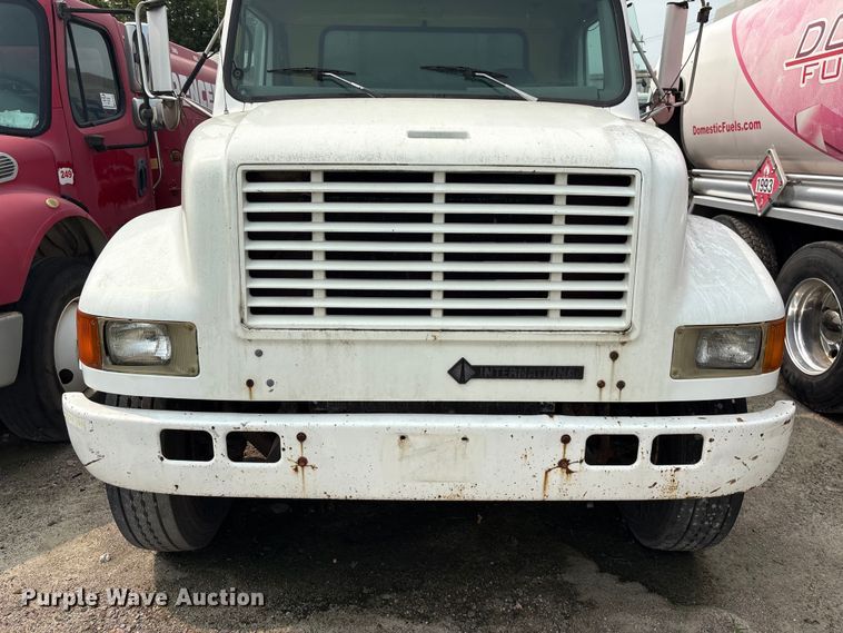 image for item EF1278 1996 International 4900 fuel / lube truck