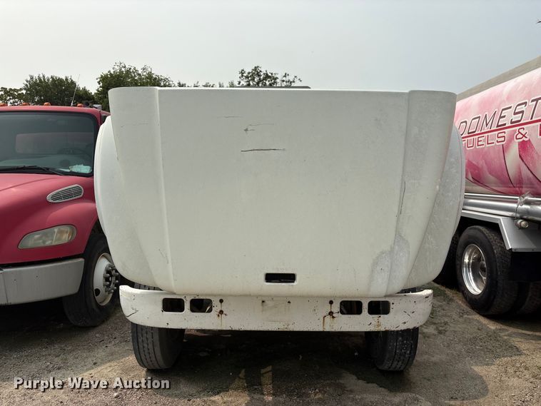 image for item EF1278 1996 International 4900 fuel / lube truck
